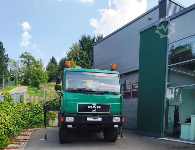 Kipper LKW MAN LKW Kipper mit Kran und Holzgreifer 7731
