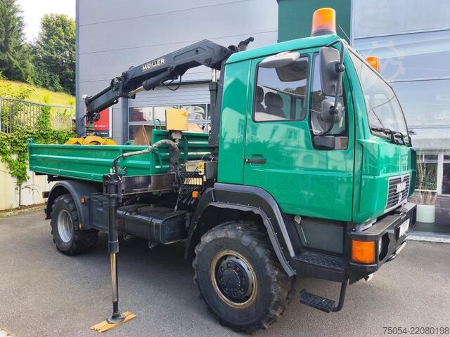 Kipper LKW MAN LKW Kipper mit Kran und Holzgreifer 7731