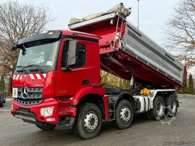 Three-sided tipper truck MERCEDES-BENZ Arocs 3243 8x4 Kipper Schwarzmuller Bordmatik