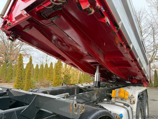 Three-sided tipper truck MERCEDES-BENZ Arocs 3243 8x4 Kipper Schwarzmuller Bordmatik