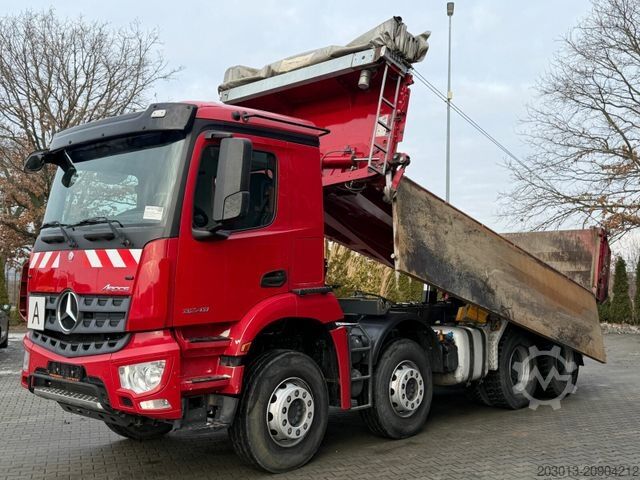 Three-sided tipper truck MERCEDES-BENZ Arocs 3243 8x4 Kipper Schwarzmuller Bordmatik