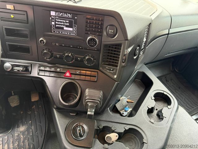 Three-sided tipper truck MERCEDES-BENZ Arocs 3243 8x4 Kipper Schwarzmuller Bordmatik