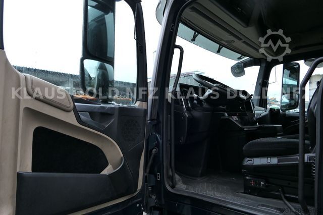 Box truck MERCEDES-BENZ Actros 2548 Koffer Lift-/Lenkachse Motor Defekt