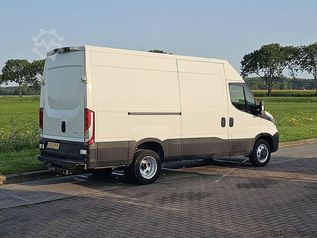 High-roof van IVECO DAILY 35C15 L2H2 Dubbellucht!