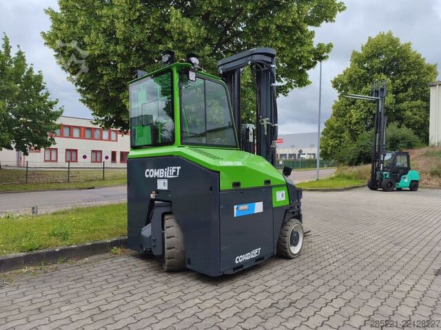 Four-way side loader Combilift CBE4000 4-Wege Stapler