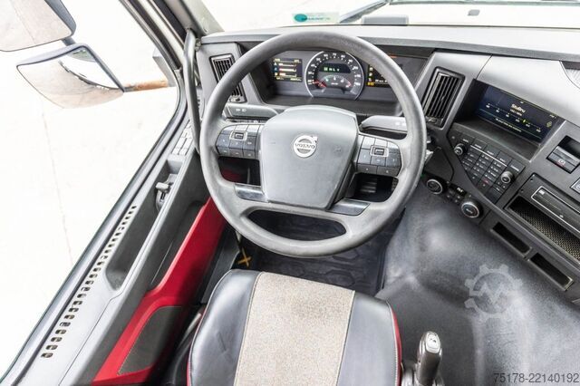 Standard tractor VOLVO FMX GLOB 460+HYDR