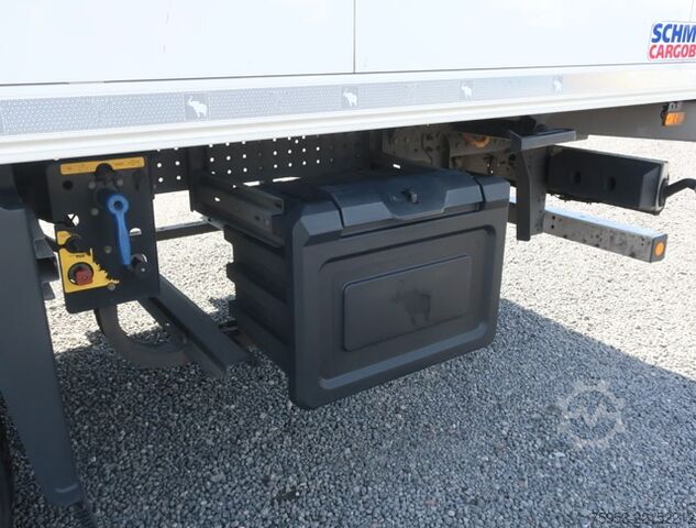 Reefer semitrailer Schmitz Cargobull SKO 24 Rohrbahn Liftachse Carrier Vector HE19