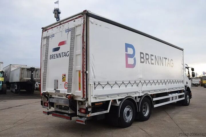 Suitcase Volvo FE 300