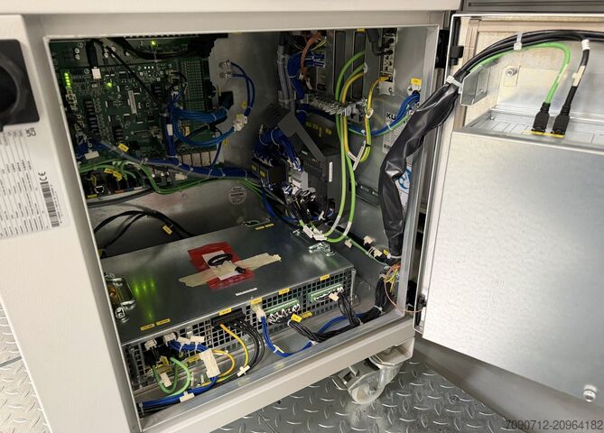 Industrial robot KUKA KRC4 KR10 R900-2 / FLR