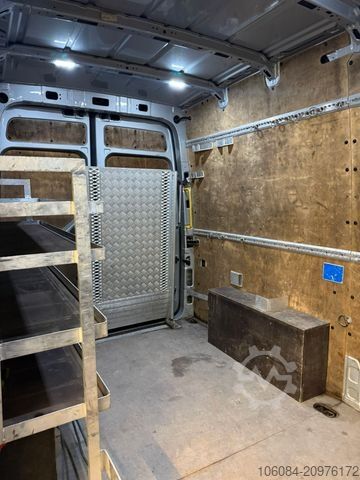 High top van VOLKSWAGEN Crafter Kasten L2-H2 Klima Tempomat R-CAM AHK