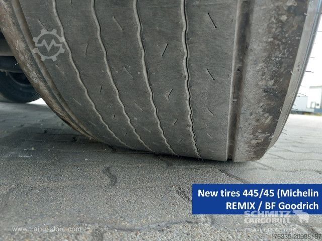 Auflieger mit Pritsche & Plane Schmitz Cargobull Curtainsider Mega