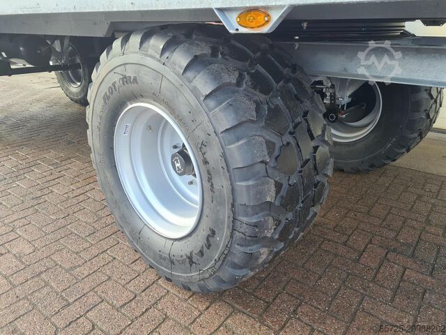 Bale trailer  Balenwagen verzinkt