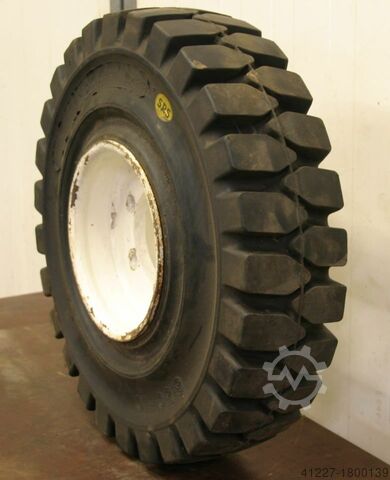 Solid rubber tires CLARK 6,5-10