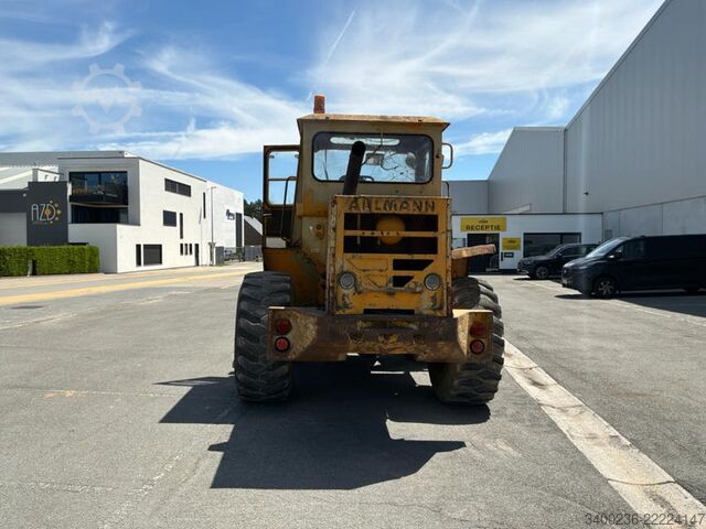 Loader Ahlmann AS 12