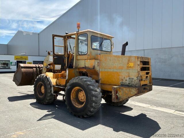 Loader Ahlmann AS 12