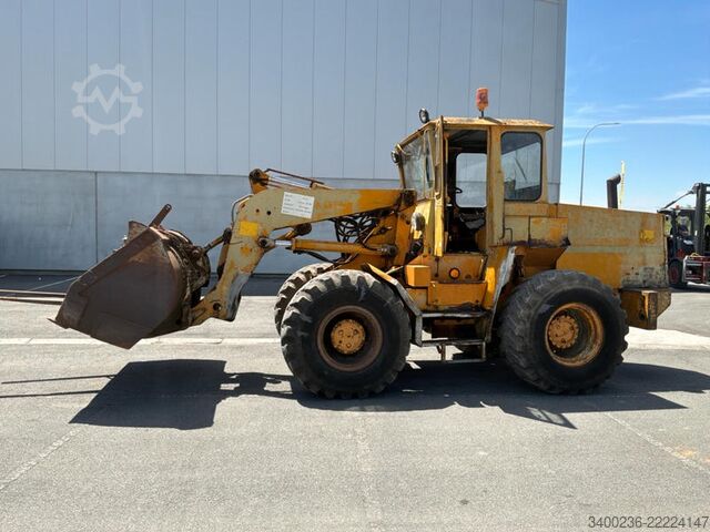 Loader Ahlmann AS 12