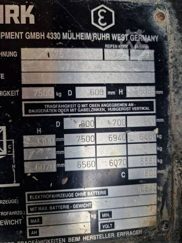 Forklift Clark DPH 75