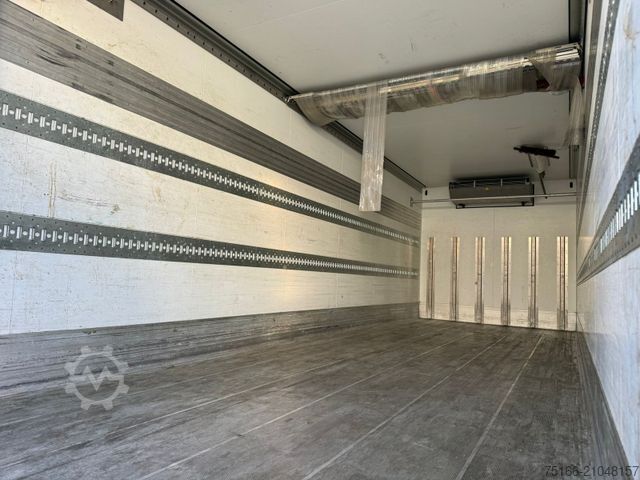 Kühlkoffer-LKW MERCEDES-BENZ ANTOS 2540 L Kühlkoffer 8,2 m LBW 2 T*CARRIER