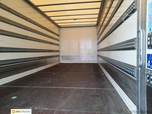 Box truck MERCEDES-BENZ 1827 L ACTROS Koffer 7,35 m mit Tür + LBW 2t