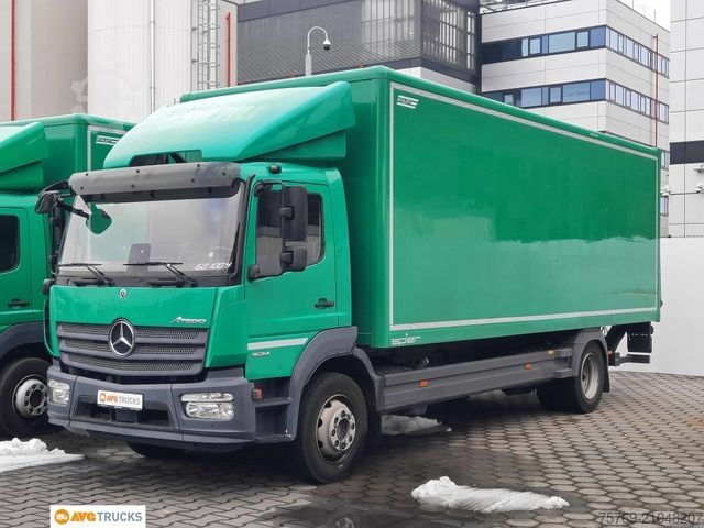 LKW mit Kofferaufbau MERCEDES-BENZ 1624 L Koffer 7,30 m mit Tür + LBW 2t