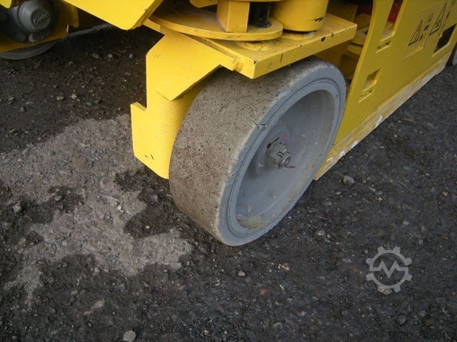 Arbeitsbühne GENIE GS 1330, Genie mit neuen Batterien, 5,9 m