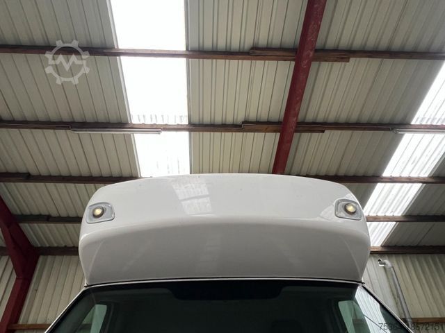 Box van VOLKSWAGEN Crafter 2.0 Tdi Polyester Koffer California 3,5t