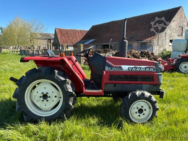 Traktor Yanmar F20D