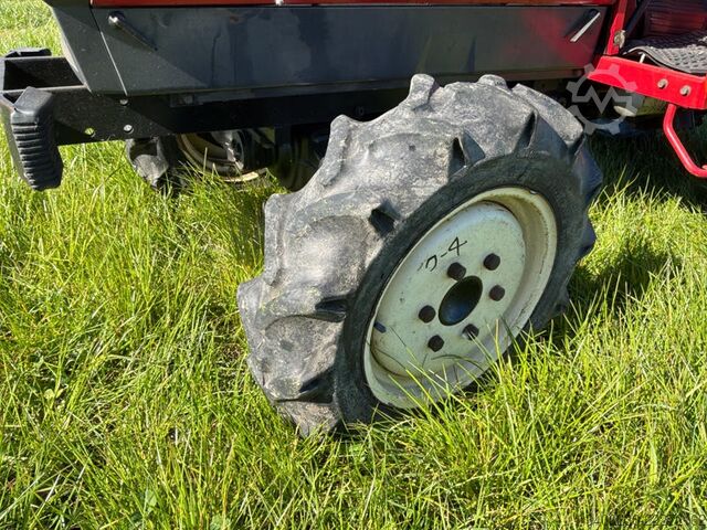 Traktor Yanmar F20D