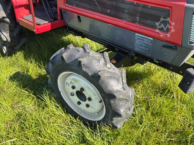 Traktor Yanmar F20D