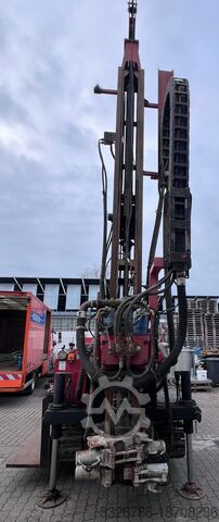 Drilling rig for well construction Bohak KL120