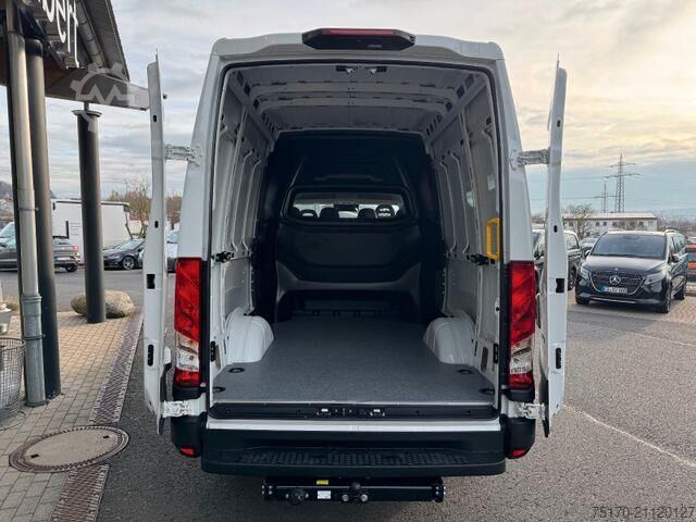 High-roof van Iveco Daily 35S16 A8 *DoKa*Automatik*AHK*R3.520mm*