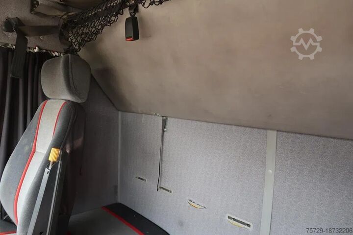 Refuse collection vehicle Volvo F 12.400 Volvo F12-400 Vuilniswagen - Oldtimer