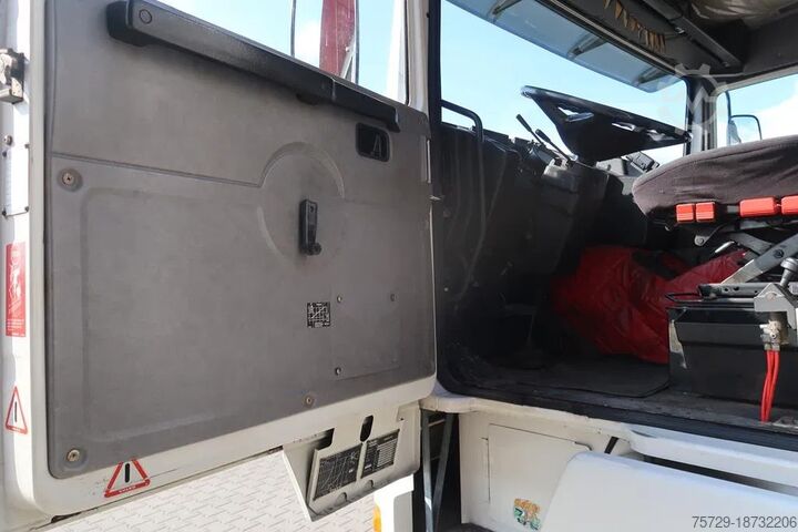 Refuse collection vehicle Volvo F 12.400 Volvo F12-400 Vuilniswagen - Oldtimer