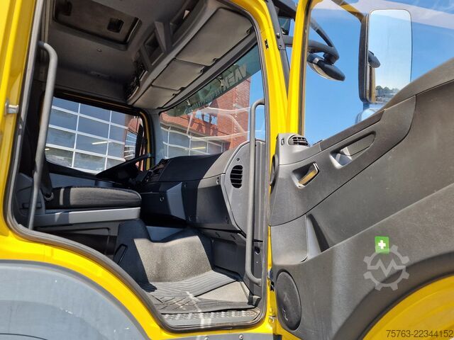 Suitcase Mercedes-Benz Atego 1223 4x2 Box with sidedoors - Loadlift - ...