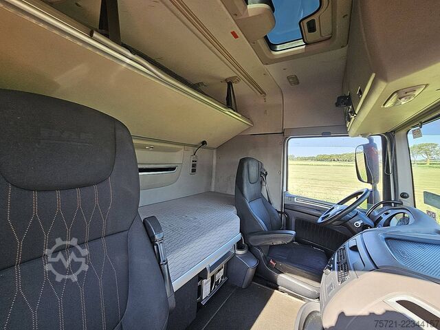 Fahrgestell mit Fahrerhaus DAF XF 480 FAN 6X2 STEERAXLE