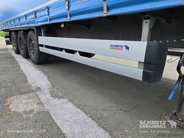 Auflieger mit Pritsche & Plane Schmitz Cargobull Semitrailer Curtainsider Standard
