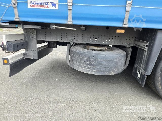 Auflieger mit Pritsche & Plane Schmitz Cargobull Semitrailer Curtainsider Standard