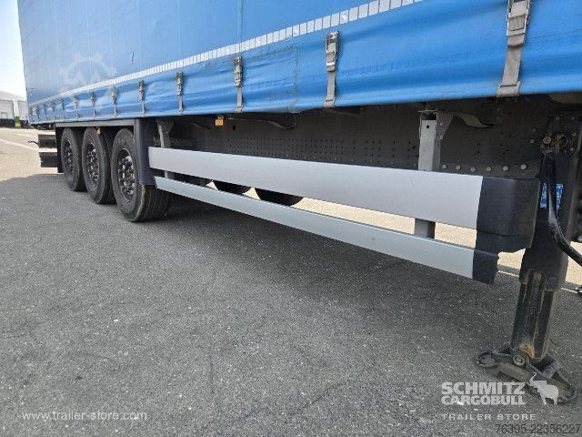 Auflieger mit Pritsche & Plane Schmitz Cargobull Semitrailer Curtainsider Standard