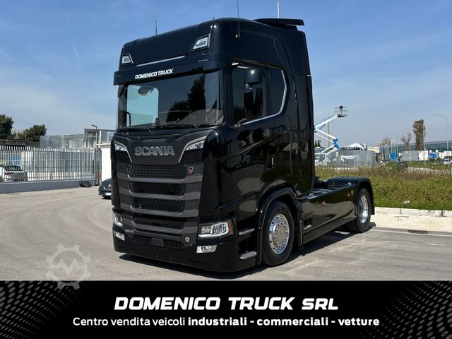 Standardtraktor SCANIA 590 S Super Full-Air 4+2 New