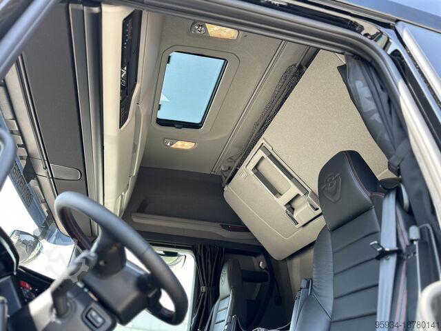 Standardtraktor SCANIA 590 S Super Full-Air 4+2 New