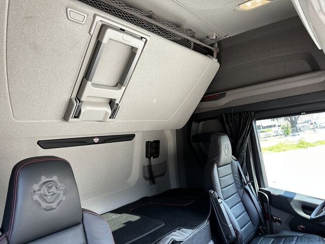 Standardtraktor SCANIA 590 S Super Full-Air 4+2 New