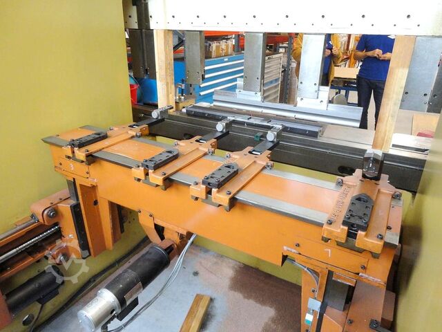 Abkantpresse BEYELER RT 80x2050-CNC