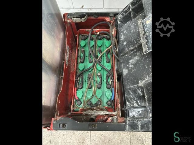 Stacker Linde L12