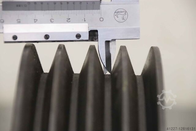 V-belt pulley 4-groove Guss SPB 250-4 (17 mm)