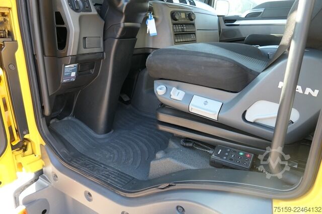 Transporter mit Koffer man TGL 7.150 AUTOMATIK COC