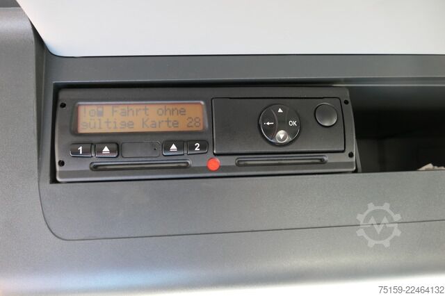 Transporter mit Koffer man TGL 7.150 AUTOMATIK COC
