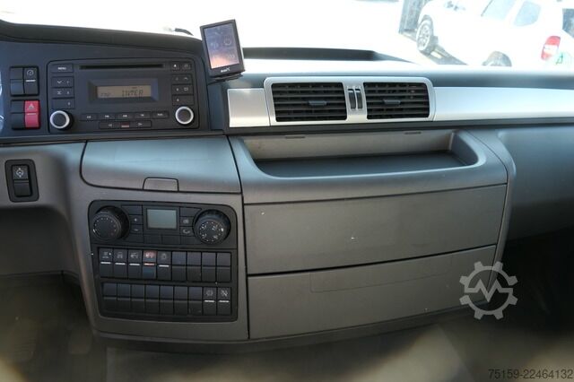 Transporter mit Koffer man TGL 7.150 AUTOMATIK COC