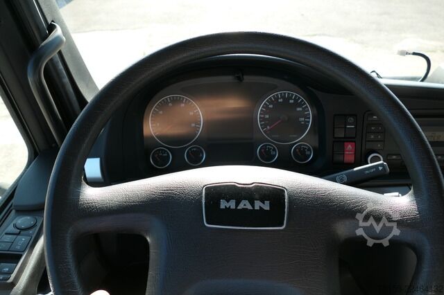 Transporter mit Koffer man TGL 7.150 AUTOMATIK COC