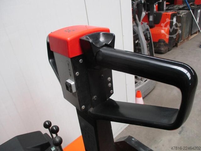 Hochhubwagen BT RWE120