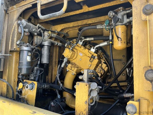 Chain excavator Caterpillar 329E